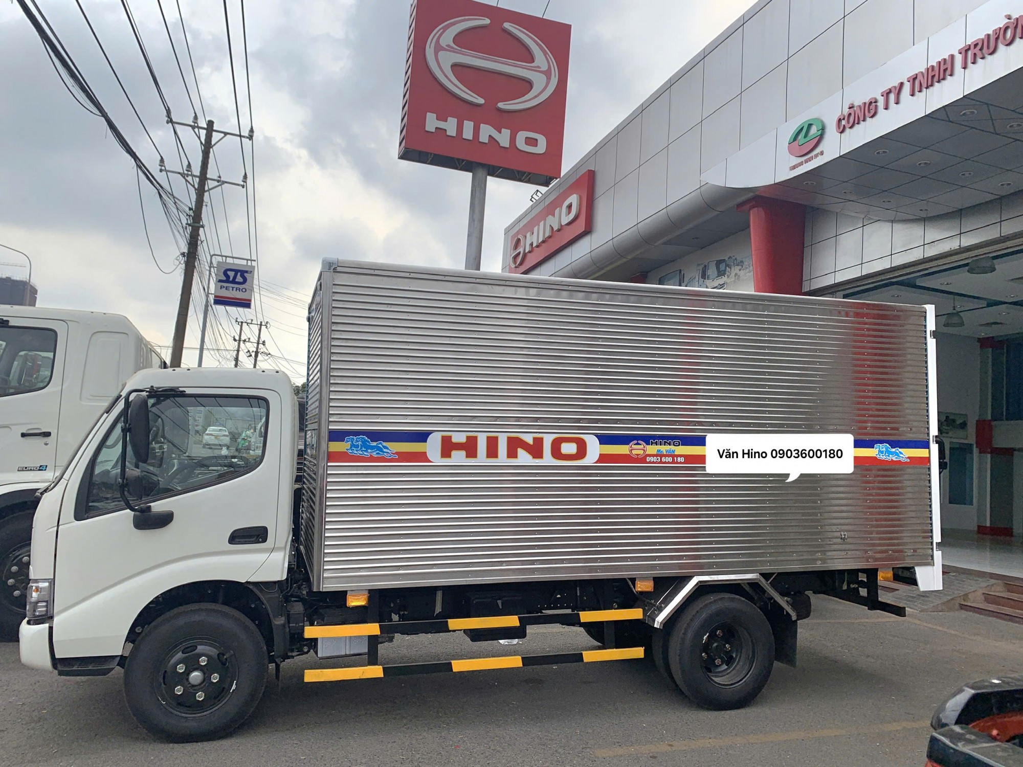 Hino 1.9 Tấn Thùng Kín XZU650L