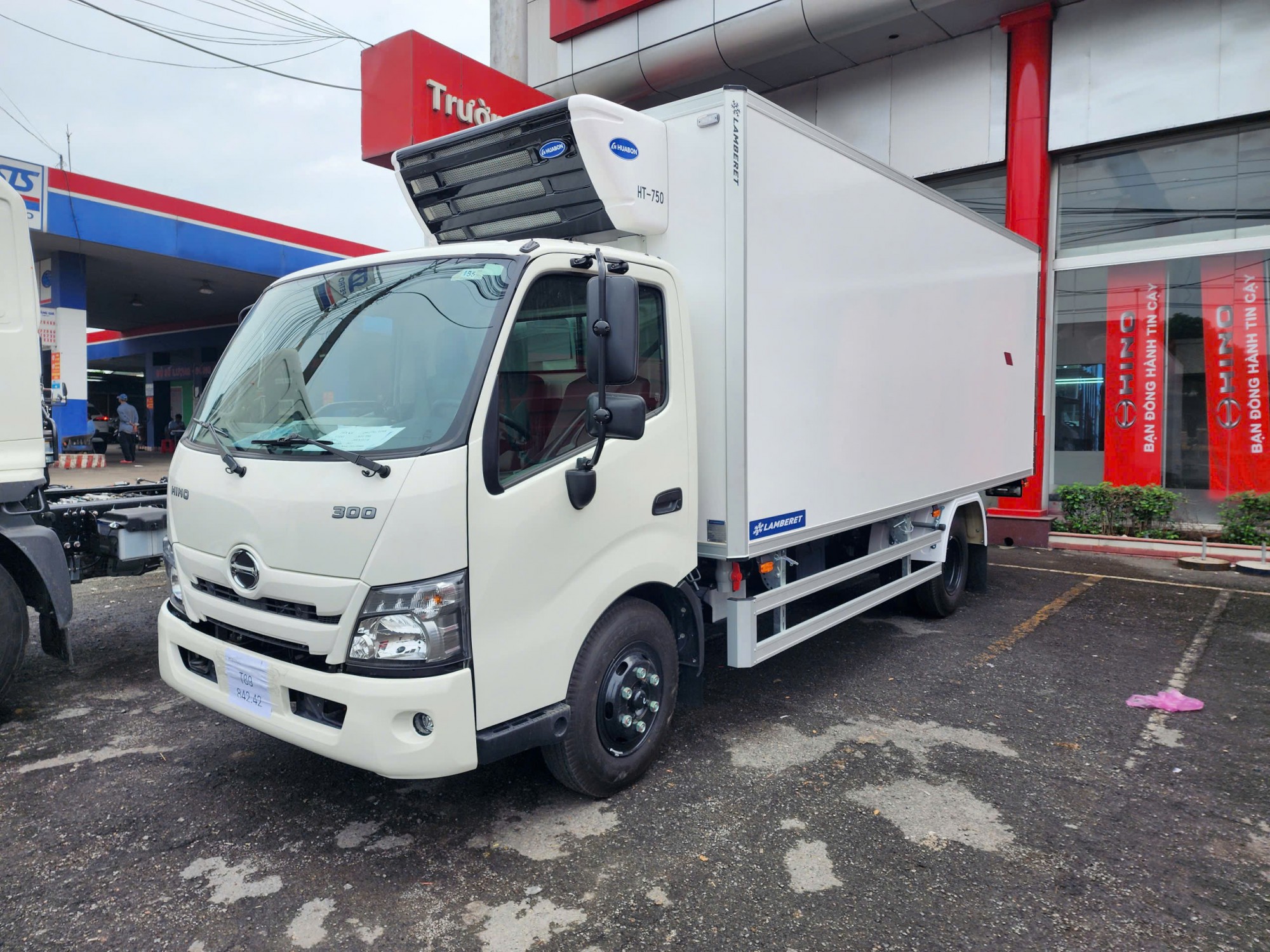 Hino 3,5 tấn Thùng Đông Lạnh